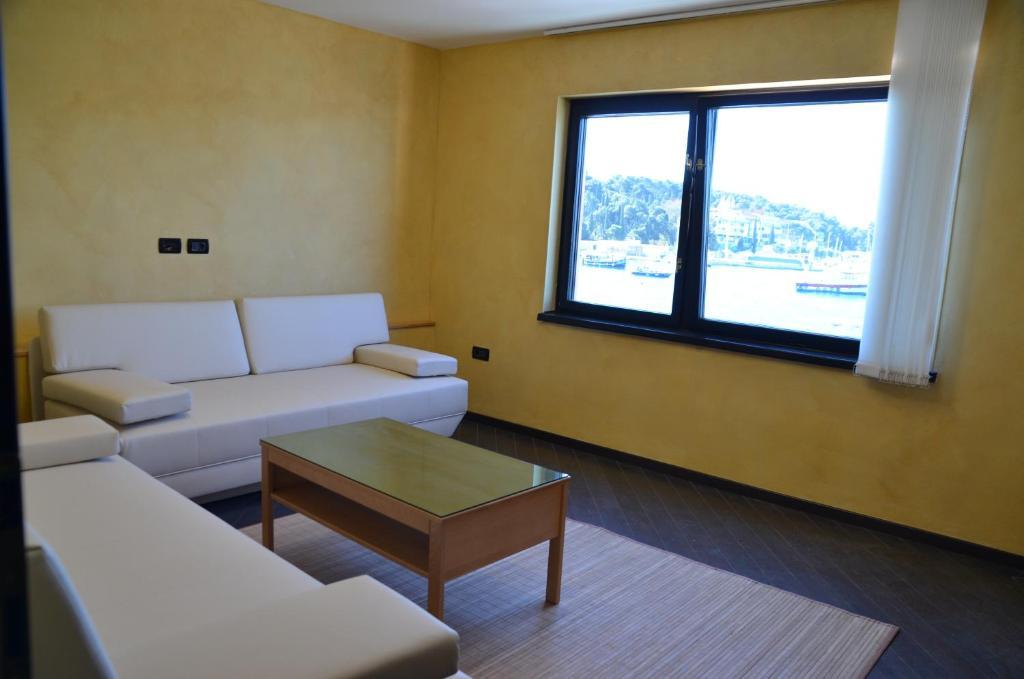 Apartments Ana City Ровинь Экстерьер фото